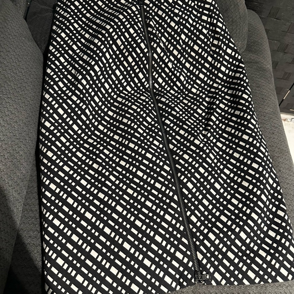 Express Monochrome Geometric Pencil Skirt